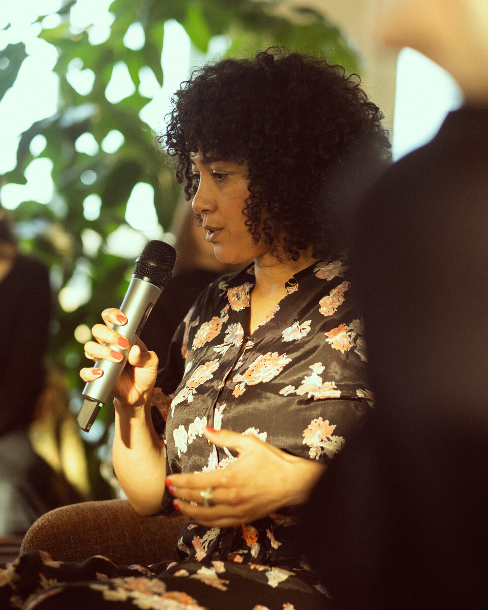 A guest sharing her question with the circle